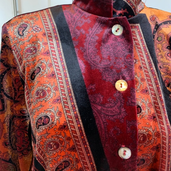 VINTAGE INSPIRED BLOUSE - Picture 3 of 6